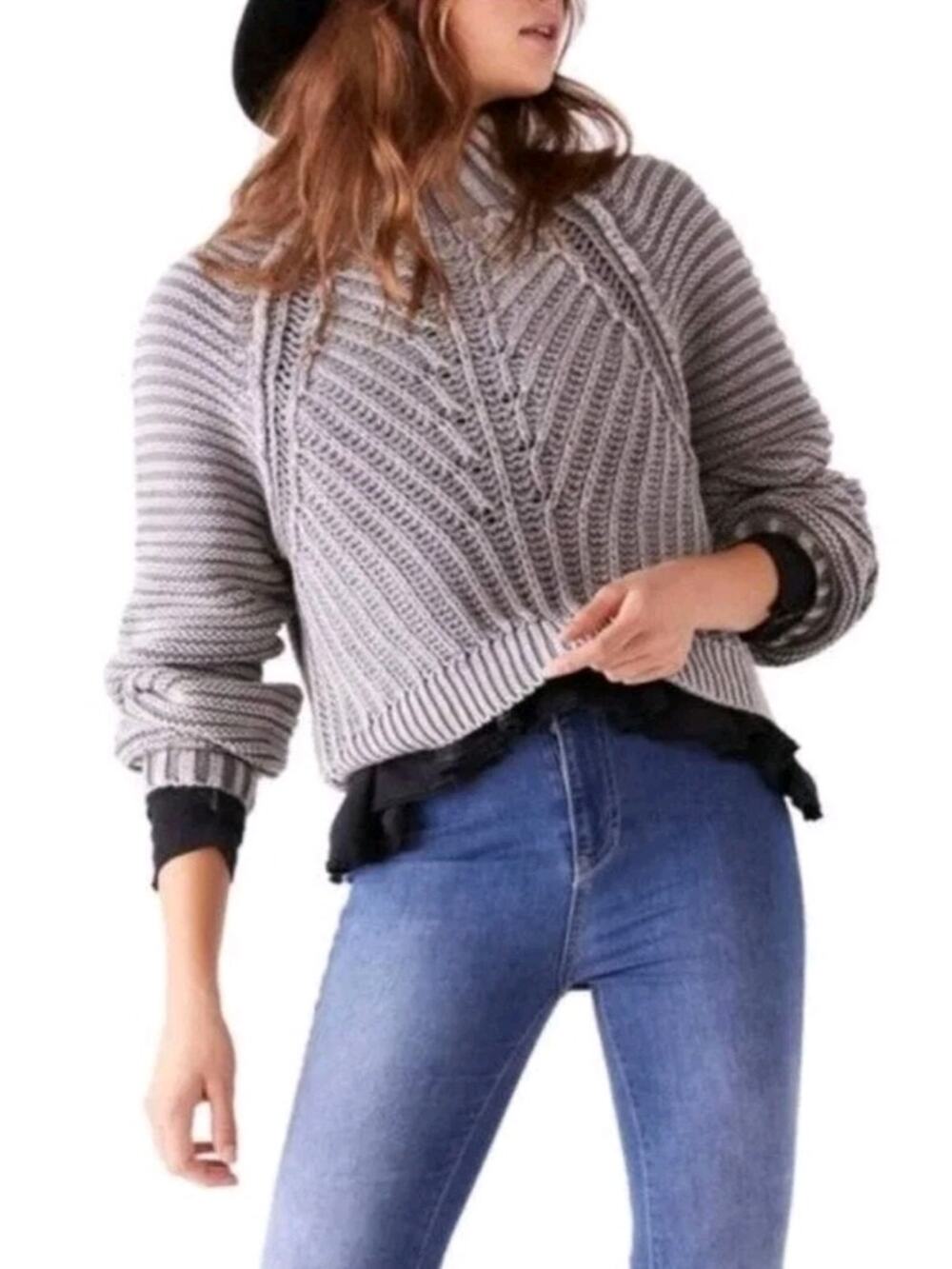 Free People Sweetheart Mock Neck Cable Neck Sweater sz S